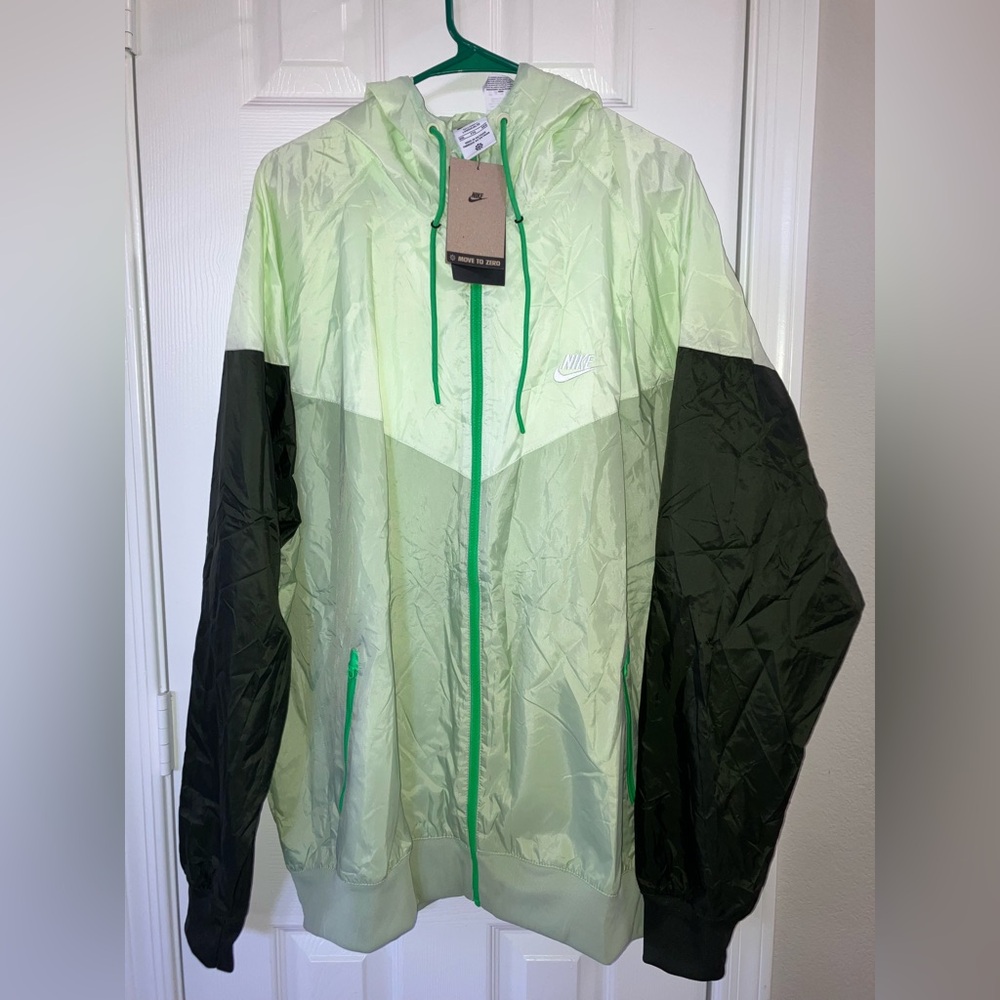 NWT Nike Windrunner Windbreaker Shell